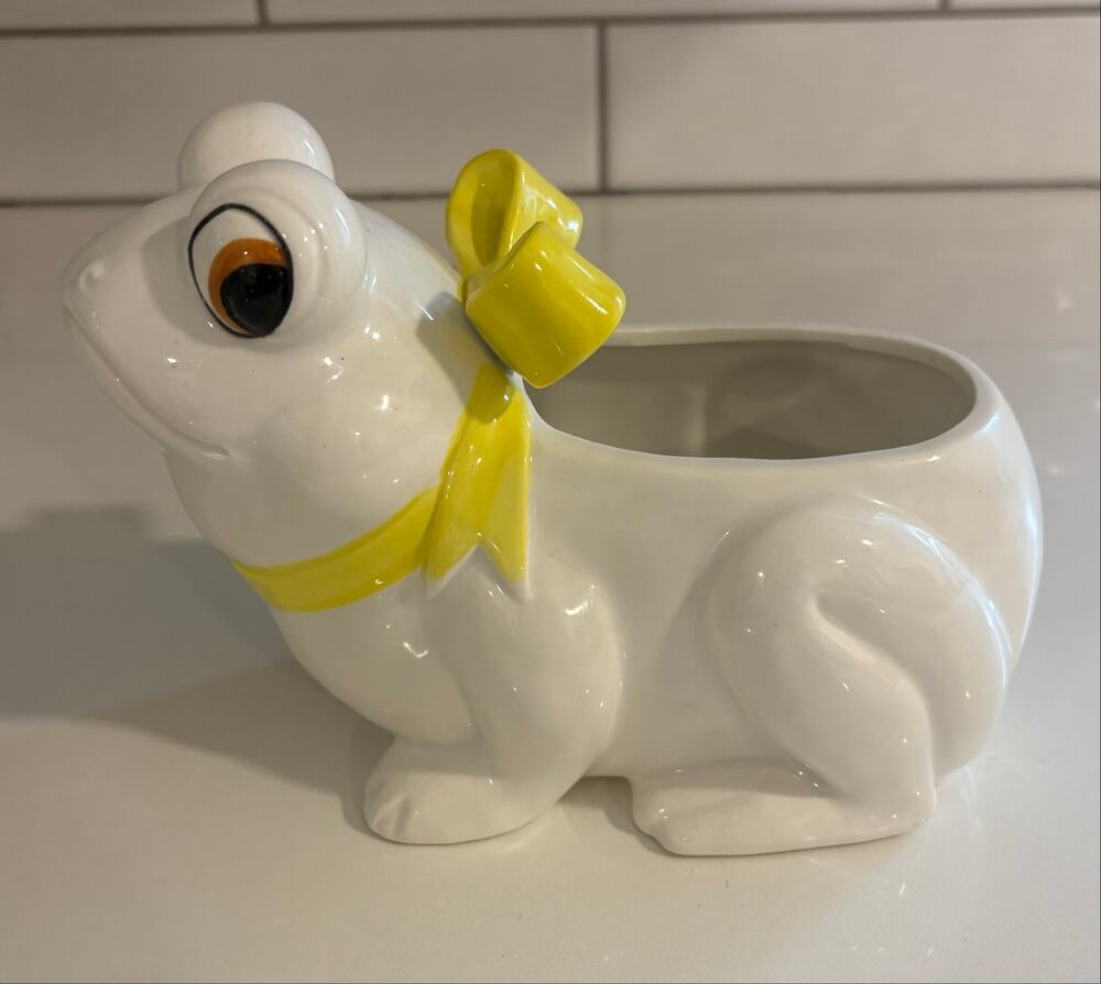 Vtg Norcrest Japan Ceramic White Frog w/ Yellow Ribbon Planter READ DESCRIPTION